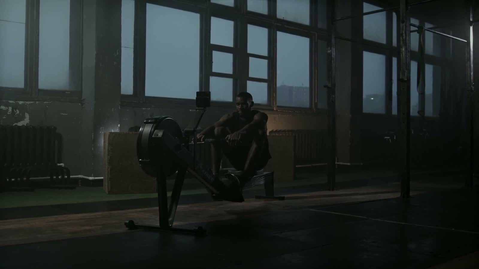 Trainingsmotiv am Rudergerät